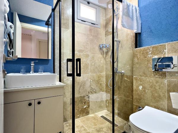 Nese Pension : photo 6 de la chambre chambre double avec balcon - vue sur mer