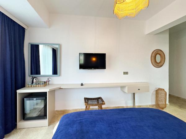 Nese Pension : photo 4 de la chambre chambre double avec balcon - vue sur mer