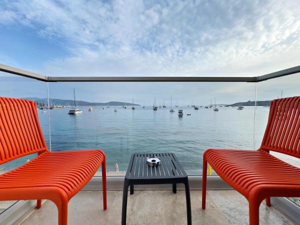 Nese Pension : photo 6 de la chambre chambre double avec balcon - vue sur mer