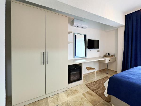 Nese Pension : photo 2 de la chambre chambre double avec balcon - vue sur mer