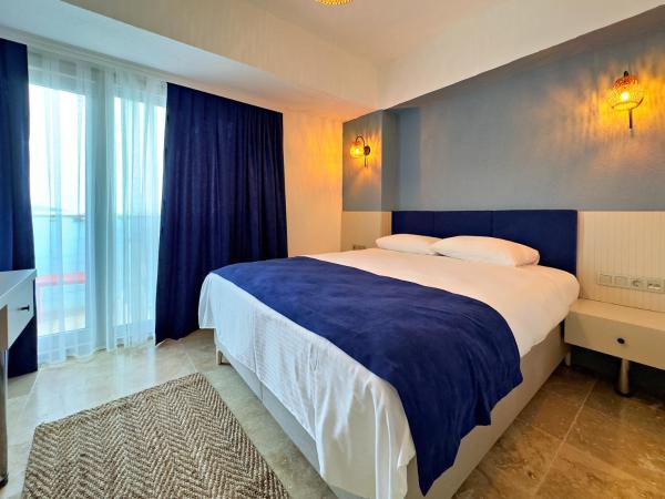 Nese Pension : photo 1 de la chambre chambre double avec balcon - vue sur mer