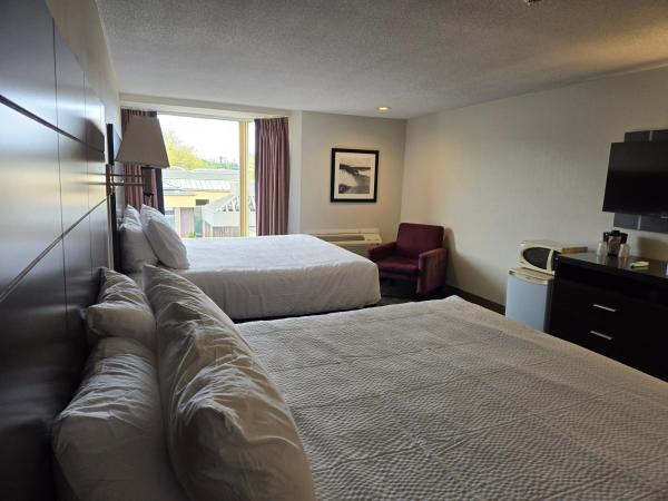 Ramada Plaza by Wyndham Niagara Falls : photo 2 de la chambre chambre avec 2 lits king-size - non-fumeurs