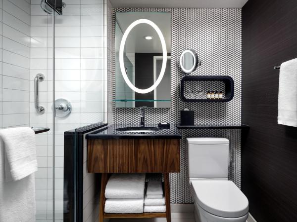 Fairmont The Queen Elizabeth : photo 4 de la chambre chambre fairmont avec 2 lits doubles
