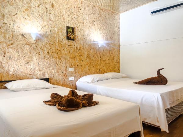 Lux Guesthouse : photo 5 de la chambre chambre triple standard avec climatisation