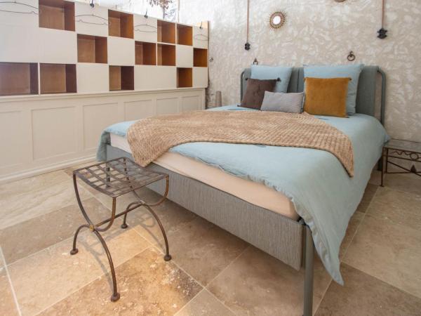 Gîte Les cyprès de l'ile : photo 6 de la chambre appartement avec terrasse