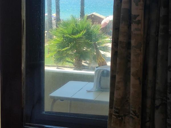 Aeromar Beach Hotel : photo 2 de la chambre chambre lits jumeaux supérieure avec balcon - vue sur mer ou rivière