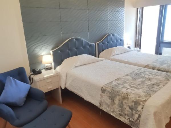 Aeromar Beach Hotel : photo 7 de la chambre chambre lits jumeaux supérieure avec balcon - vue sur mer ou rivière