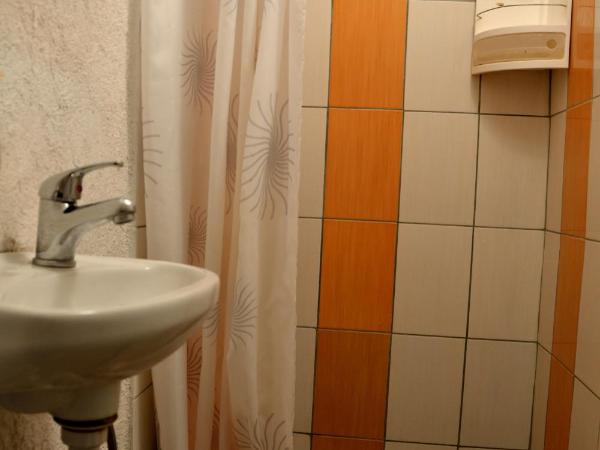 Kingslanding Old Town Hostel : photo 3 de la chambre lit simple en dortoir
