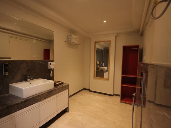 Phoenix - Unmatched Comfort : photo 2 de la chambre chambre familiale