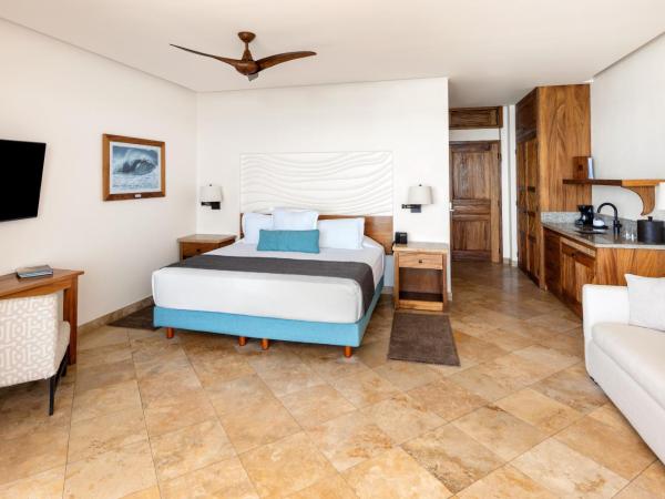 Cabo Surf Hotel : photo 2 de la chambre studio lit king-size avec canapé-lit