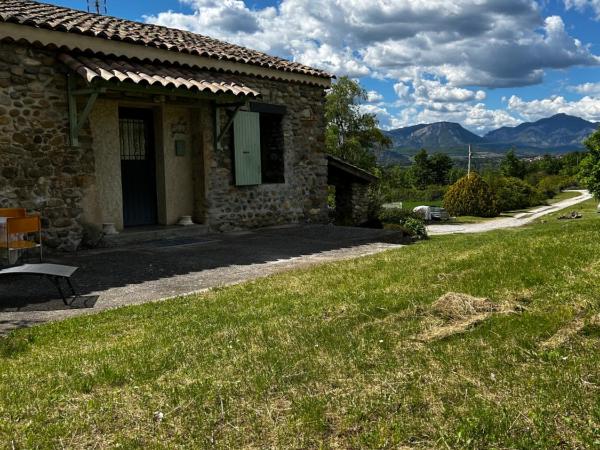 Le Gast, Vaumeilh : photo 2 de la chambre chambre double avec salle de bains privative