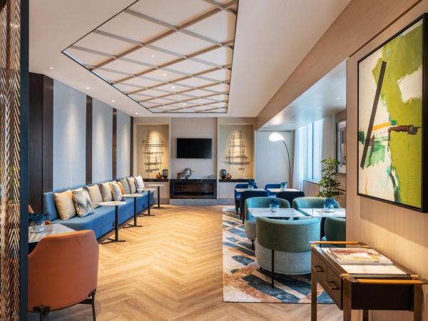 Sheraton Mall of the Emirates Hotel, Dubai : photo 4 de la chambre chambre lit king-size club - vue sur panorama urbain - accès au salon club incluant petit-déjeuner, cocktails en soirée, boissons sans alcool et canapés