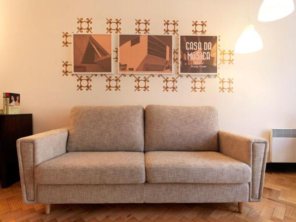 Uporto House Villa : photo 8 de la chambre chambre lits jumeaux avec salle de bains commune