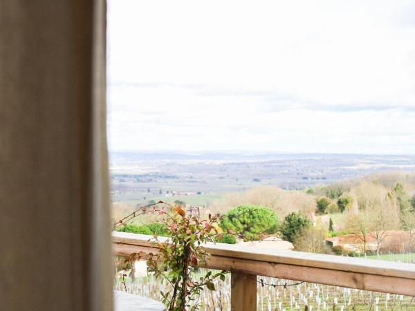 Le Domaine de La Tour des Vents : photo 5 de la chambre chambre double avec terrasse