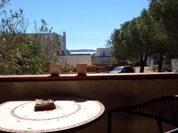 Gite de l'Etang proche des Grands Buffets : photo 4 de la chambre chambre triple - vue sur lac