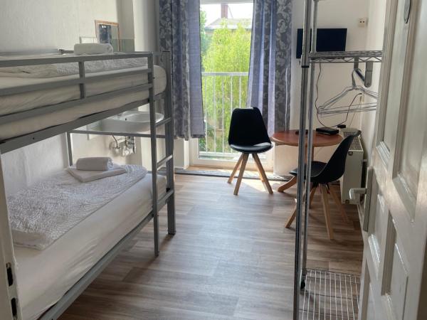 Hotel-Pension Adamshof : photo 1 de la chambre petite chambre lits jumeaux