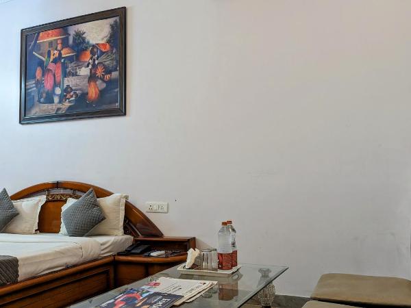 Hotel Lecston @Yashobhoomi Dwarka Sector - 25 metro station : photo 3 de la chambre chambre double