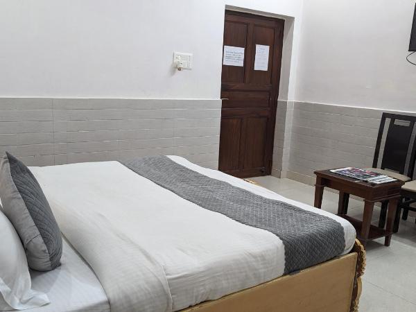 Hotel Lecston @Yashobhoomi Dwarka Sector - 25 metro station : photo 4 de la chambre chambre double