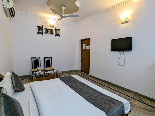 Hotel Lecston @Yashobhoomi Dwarka Sector - 25 metro station : photo 6 de la chambre chambre double