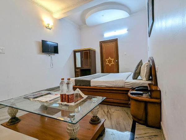 Hotel Lecston @Yashobhoomi Dwarka Sector - 25 metro station : photo 7 de la chambre chambre double