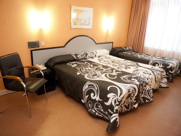 Hotel Arha Santander : photo 8 de la chambre chambre triple