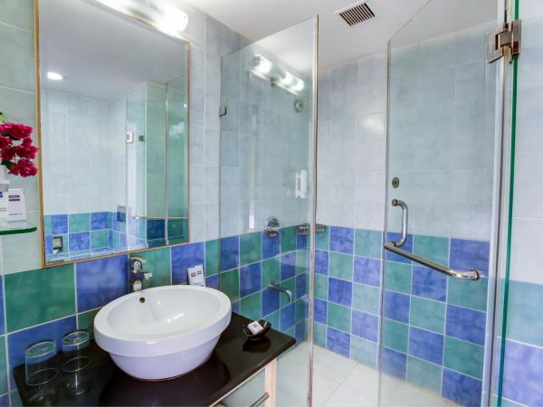 Radha Hometel : photo 3 de la chambre chambre supérieure lit queen-size