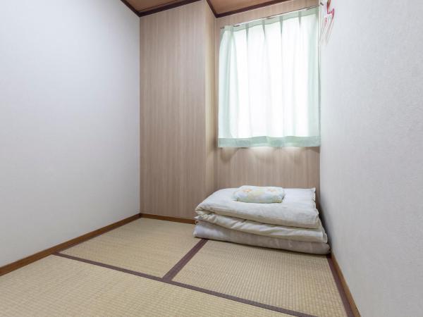 Business Hotel Kaga : photo 4 de la chambre japanese-style room up to 1 guest - female only - next to washroom - non-smoking