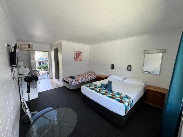 Cairns City Motel : photo 6 de la chambre chambre lits jumeaux avec salle de bains privative 