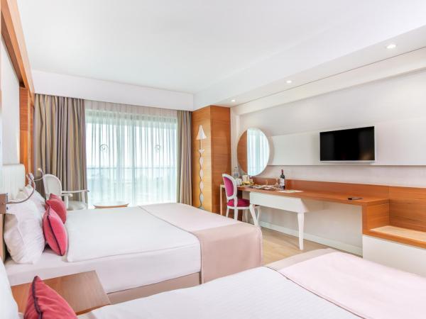 Port Nature Luxury Resort : photo 2 de la chambre chambre triple - vue sur mer