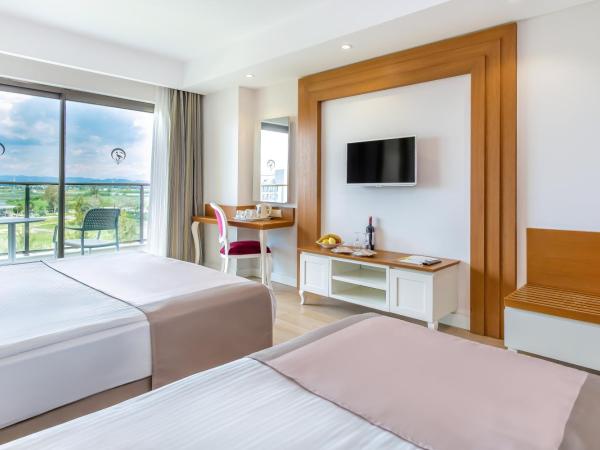 Port Nature Luxury Resort : photo 4 de la chambre chambre triple