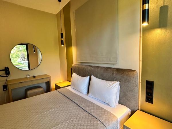 Semiramis : photo 3 de la chambre chambre double - vue sur jardin