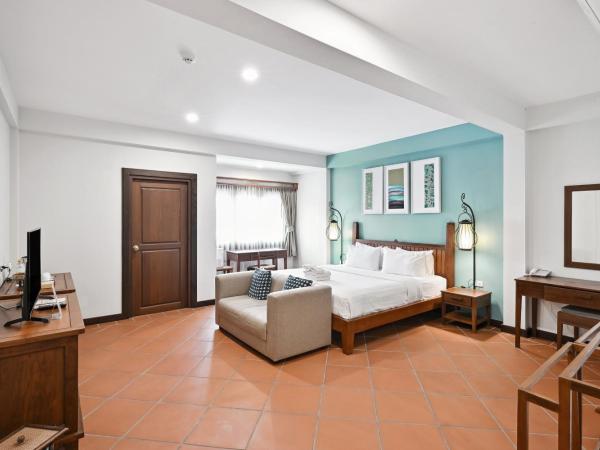 Villa Sanpakoi : photo 4 de la chambre hébergement lit king-size exécutif - vue sur piscine