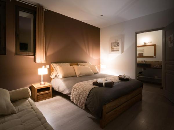 B&B Maison d'hôte et gite Mas d'Eymard : photo 3 de la chambre chambre double supérieure