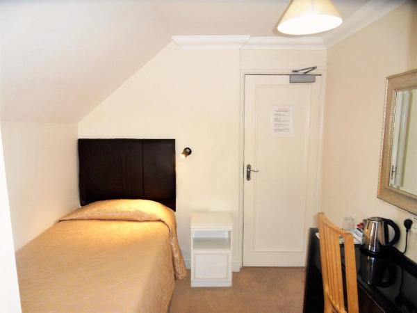 Lavender Guest House : photo 1 de la chambre petite chambre simple