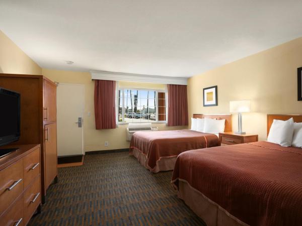 Howard Johnson by Wyndham San Diego Sea World : photo 5 de la chambre chambre 2 lits queen-size - non-fumeurs