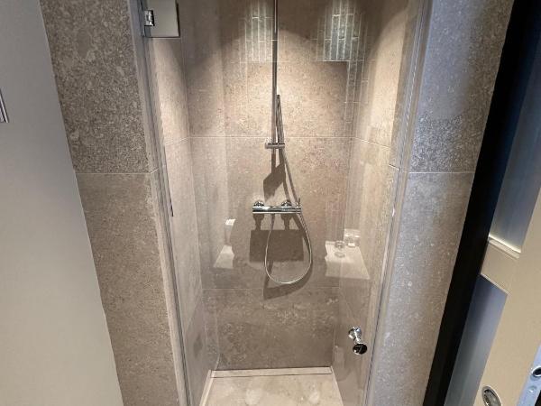 Hôtel Le Médiéval Palais des Papes : photo 6 de la chambre chambre double supérieure