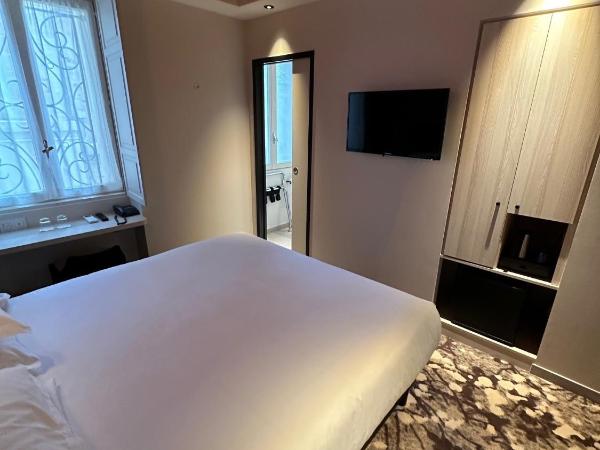 Hôtel Le Médiéval Palais des Papes : photo 8 de la chambre chambre double supérieure