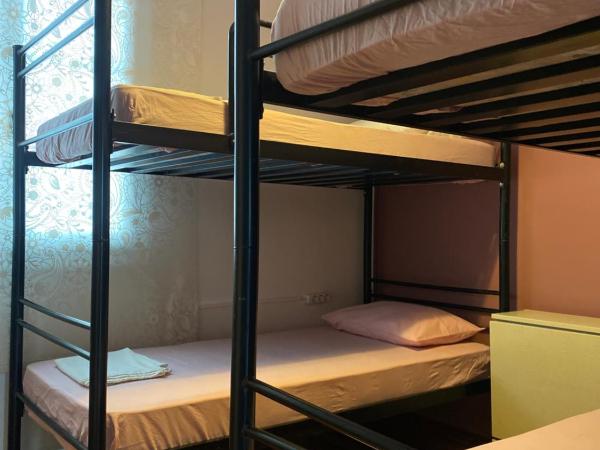 Lait Hostel : photo 1 de la chambre lit dans dortoir mixte de 4 lits