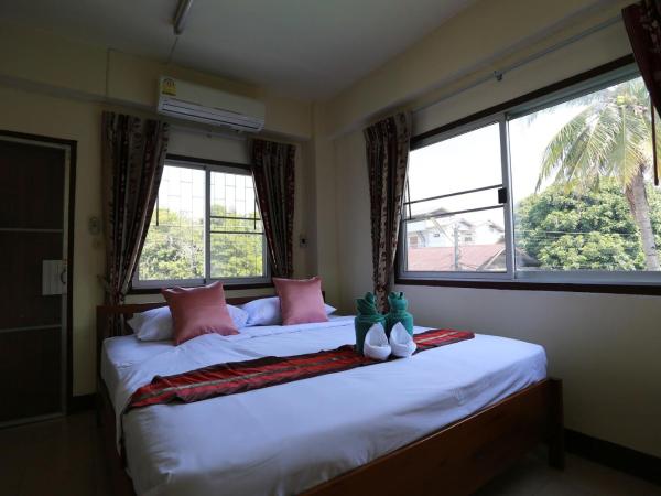 Saithong House : photo 8 de la chambre chambre triple avec balcon