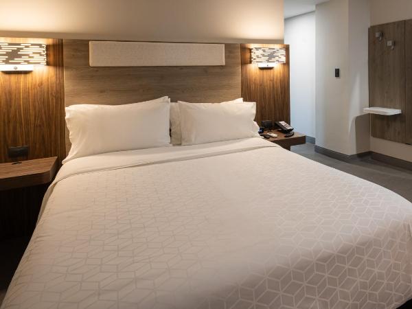 Holiday Inn Express Morelia Centro Historico : photo 3 de la chambre chambre lit king-size standard