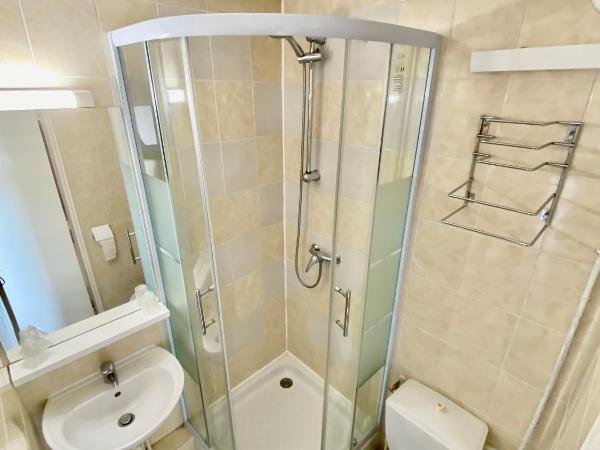 L'Escale d'Alès HOTEL : photo 3 de la chambre chambre double standard