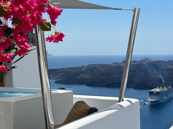 Dagaz Suites : photo 10 de la chambre premium suite with caldera view (indoor & outdoor hot tub)