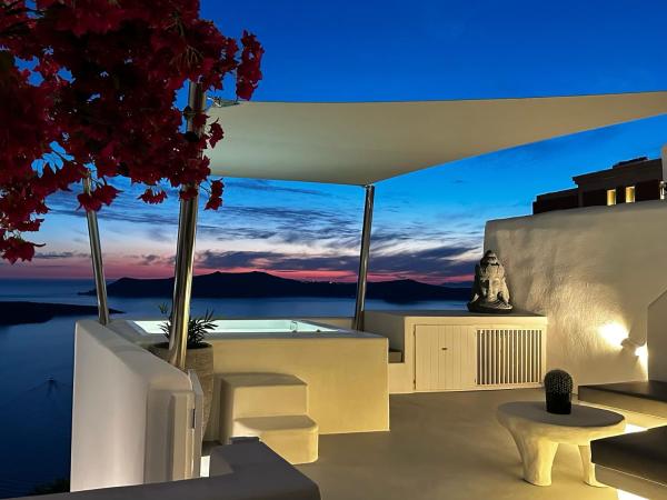 Dagaz Suites : photo 6 de la chambre honeymoon suite with caldera view (indoor & outdoor hot tub)