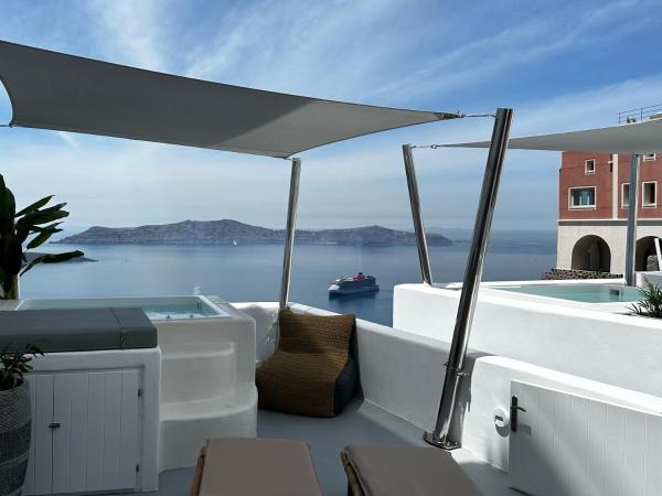 Dagaz Suites : photo 8 de la chambre premium suite with caldera view (indoor & outdoor hot tub)