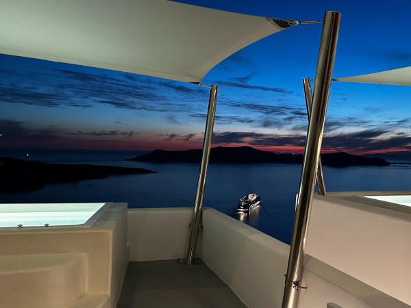 Dagaz Suites : photo 2 de la chambre premium suite with caldera view (indoor & outdoor hot tub)