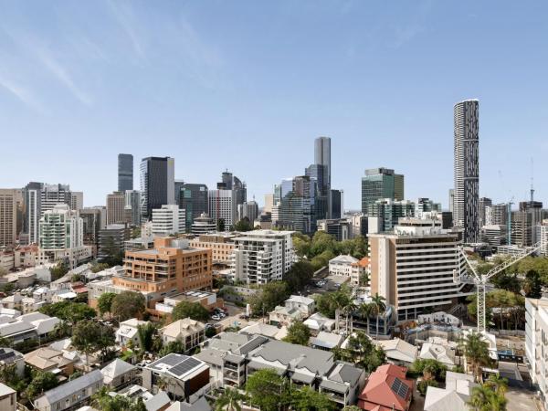 Hotel Grand Chancellor Brisbane : photo 5 de la chambre chambre lit king-size deluxe avec balcon