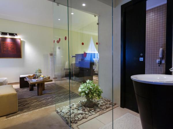 Business Hotel : photo 3 de la chambre suite deluxe avec baignoire spa