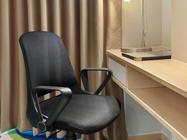 Holiday Inn Express Jakarta Wahid Hasyim, an IHG Hotel : photo 3 de la chambre chambre lits jumeaux standard