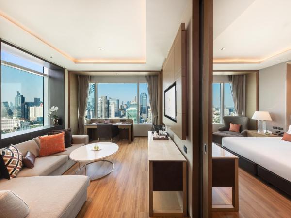 Eastin Grand Hotel Sathorn : photo 1 de la chambre suite exécutive avec accès au salon