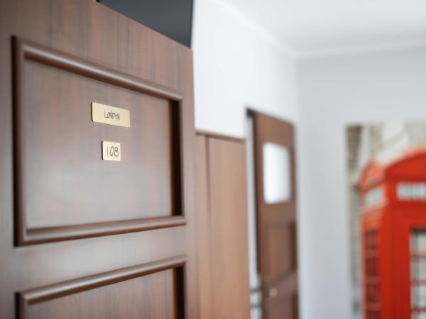 Leo Hostel : photo 4 de la chambre chambre lits jumeaux